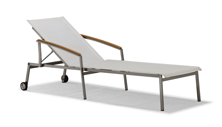 Pool side sun lounger (C112BF)